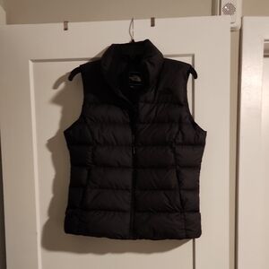 The North Face 700 Women's Black Logo Nupse Puffer Vest